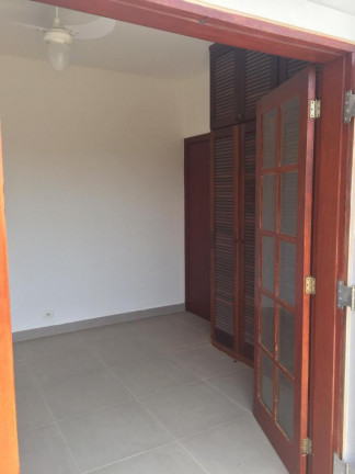 Imagem Casa de Condomínio com 3 Quartos à Venda, 270 m² em Boungainvillé II - Peruíbe Imagem Casa de Condomínio com 3 Quartos à Venda, 270 m² em Boungainvillé II - Peruíbe