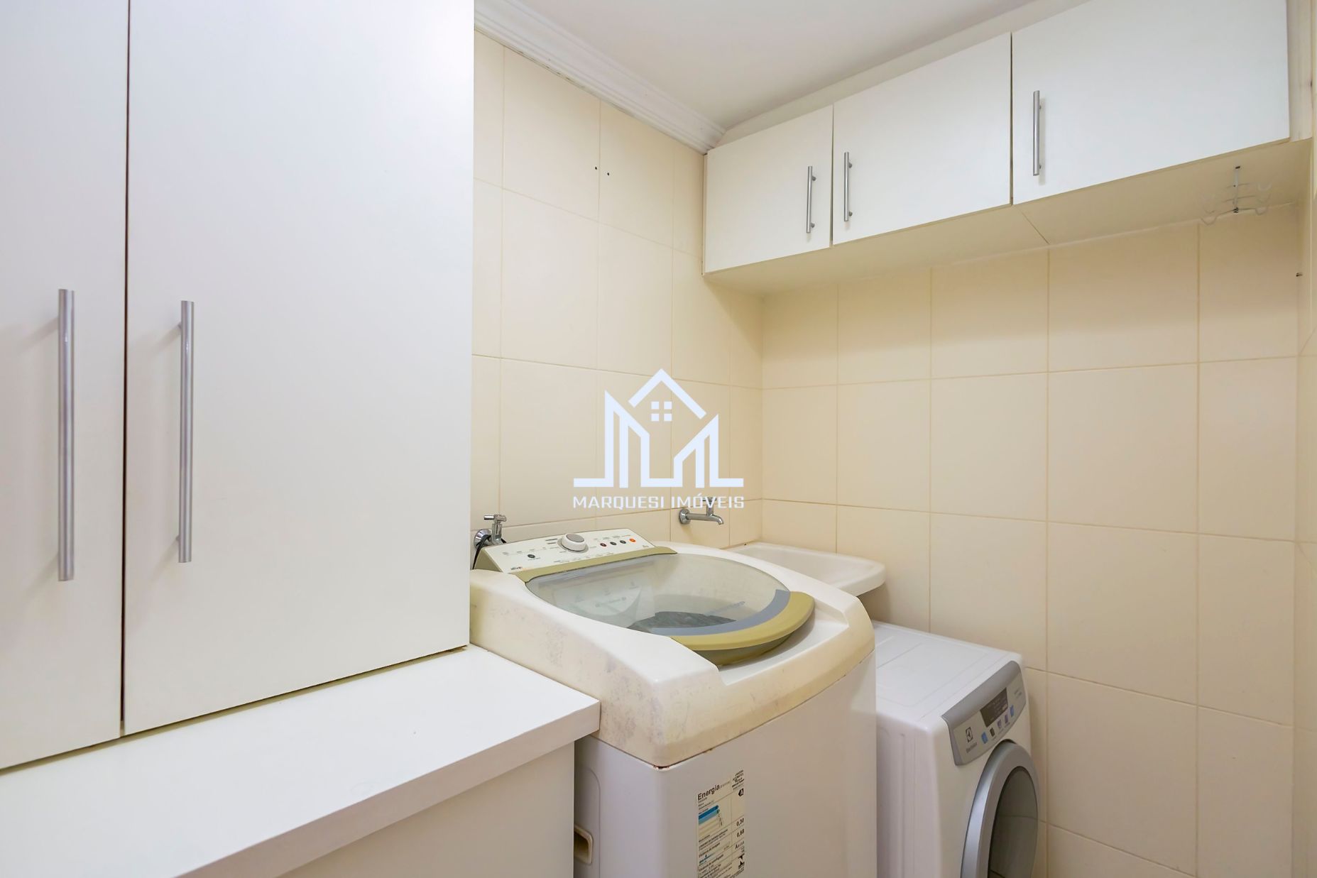 Imagem Sobrado com 3 Quartos à Venda, 172 m²em Santa Felicidade - Curitiba