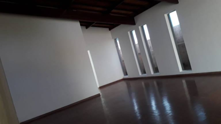 Casa com 7 Quartos à Venda ou Locação, 450 m² em Jardim das Samambaias - Jundiaí