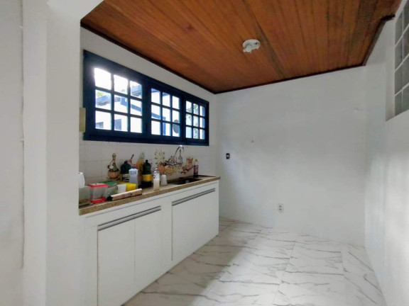 Imagem Casa de Condomínio com 3 Quartos à Venda,  em Albuquerque - Teresópolis