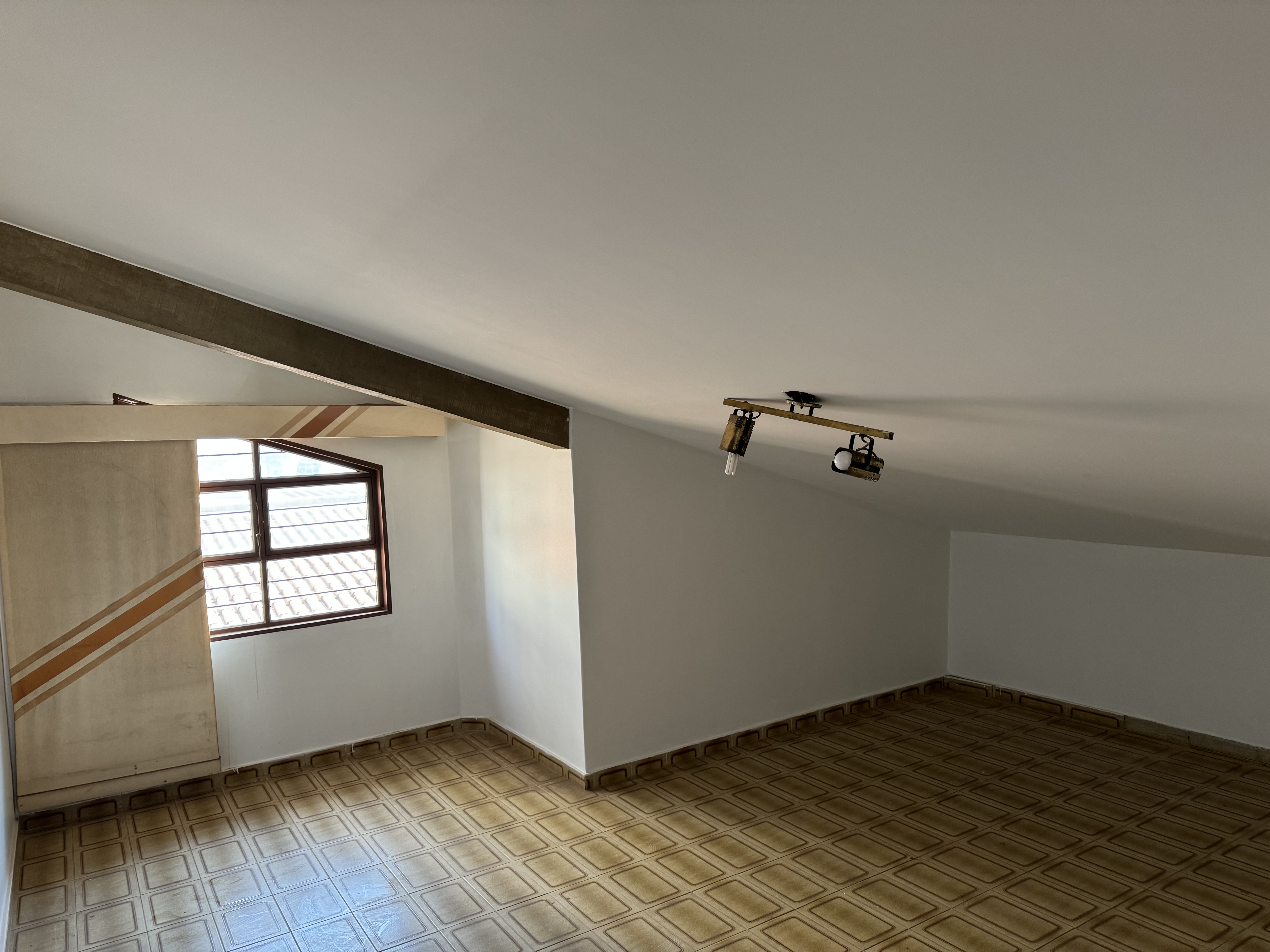 Imagem Sobrado com 5 Quartos para Alugar, 450 m²em Setor Bueno - Goiânia