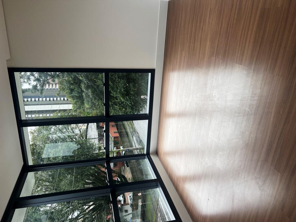 Imagem Apartamento com 3 Quartos à Venda, 183 m² em Hugo Lange - Curitiba
