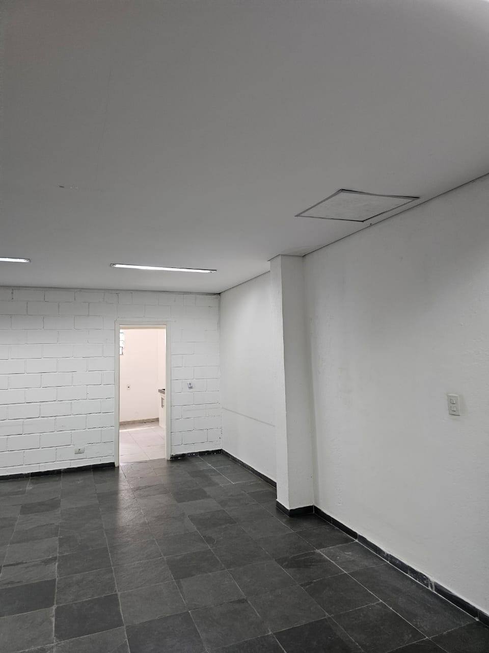 Imagem Galpão para Alugar, 600 m² em Vila Anastácio - São Paulo Imagem Galpão para Alugar, 600 m² em Vila Anastácio - São Paulo