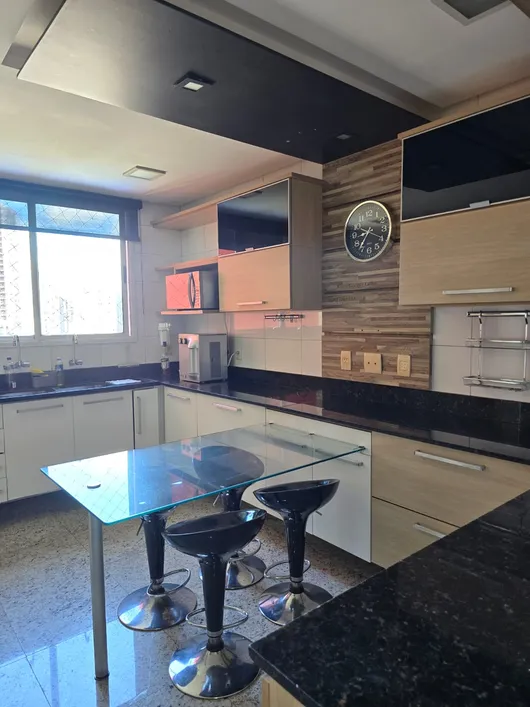 Imagem Apartamento com 3 Quartos à Venda, 200 m²em Umarizal - Belém