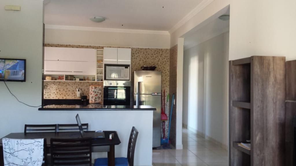 Imagem Sobrado com 5 Quartos à Venda, 252 m²em Manuel Dias Branco - Fortaleza