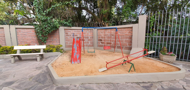 Imagem Apartamento com 1 Quarto à Venda, 61 m² em Teresópolis - Porto Alegre