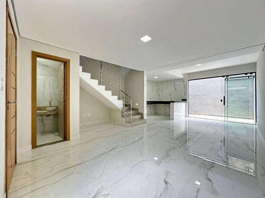 Imagem Casa com 3 Quartos à Venda, 128 m² em Santa Mônica - Belo Horizonte Imagem Casa com 3 Quartos à Venda, 128 m² em Santa Mônica - Belo Horizonte