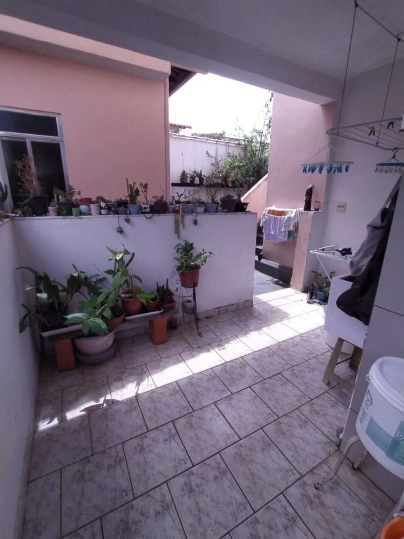 Imagem Casa com 3 Quartos à Venda, 200 m² em Aeroporto - Juiz de Fora Imagem Casa com 3 Quartos à Venda, 200 m² em Aeroporto - Juiz de Fora