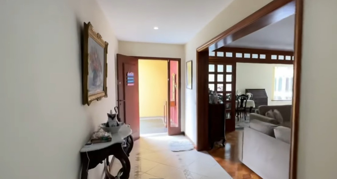 Imagem Casa com 4 Quartos à Venda, 441 m² em Castelanea - Petrópolis Imagem Casa com 4 Quartos à Venda, 441 m² em Castelanea - Petrópolis
