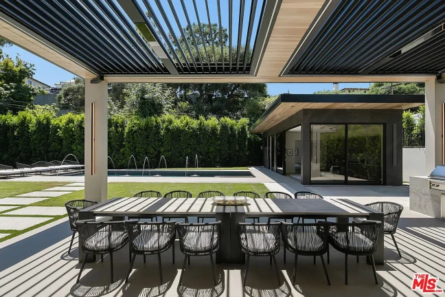 Imagem Casa de Condomínio com 7 Quartos à Venda, 982 m²em Alphaville Residencial Um - Barueri