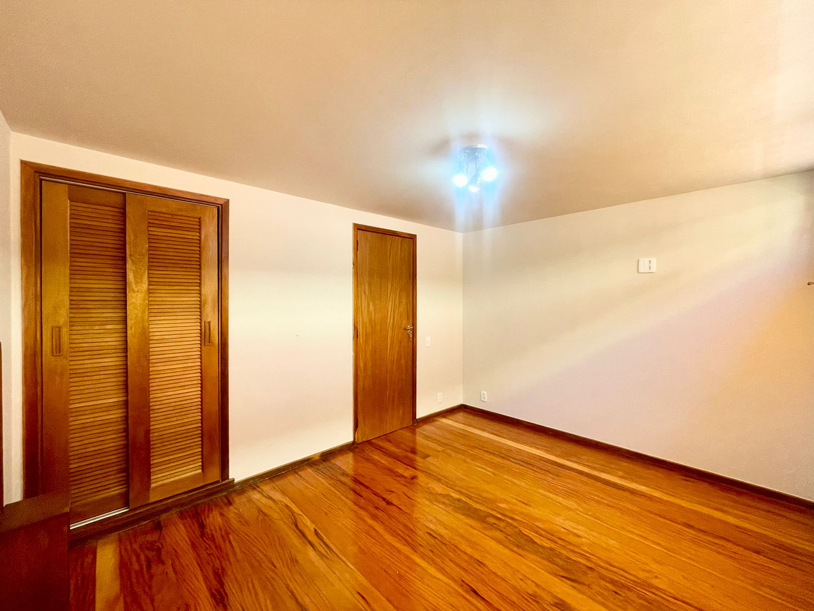 Imagem Casa de Condomínio com 3 Quartos à Venda, 114 m²em Alto - Teresópolis Imagem Casa de Condomínio com 3 Quartos à Venda, 114 m²em Alto - Teresópolis
