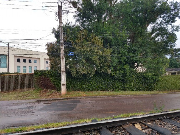 Terreno à Venda, 667 m² em Bacacheri - Curitiba