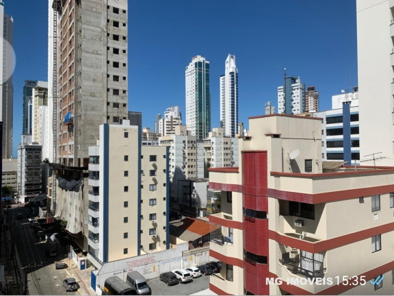 Apartamento com 2 Quartos à Venda,  em Centro - Balneário Camboriú