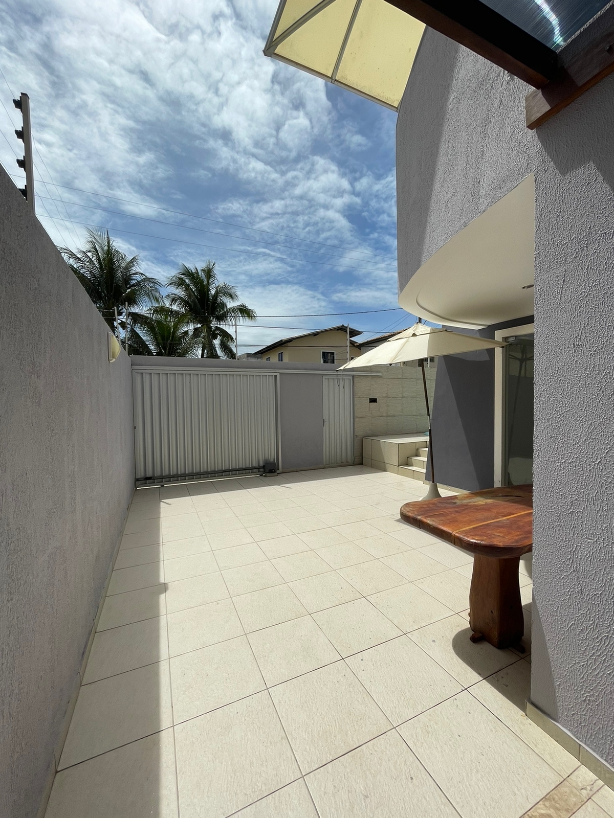 Imagem Casa com 4 Quartos para Alugar, 140 m² em Ipitanga - Lauro de Freitas Imagem Casa com 4 Quartos para Alugar, 140 m² em Ipitanga - Lauro de Freitas