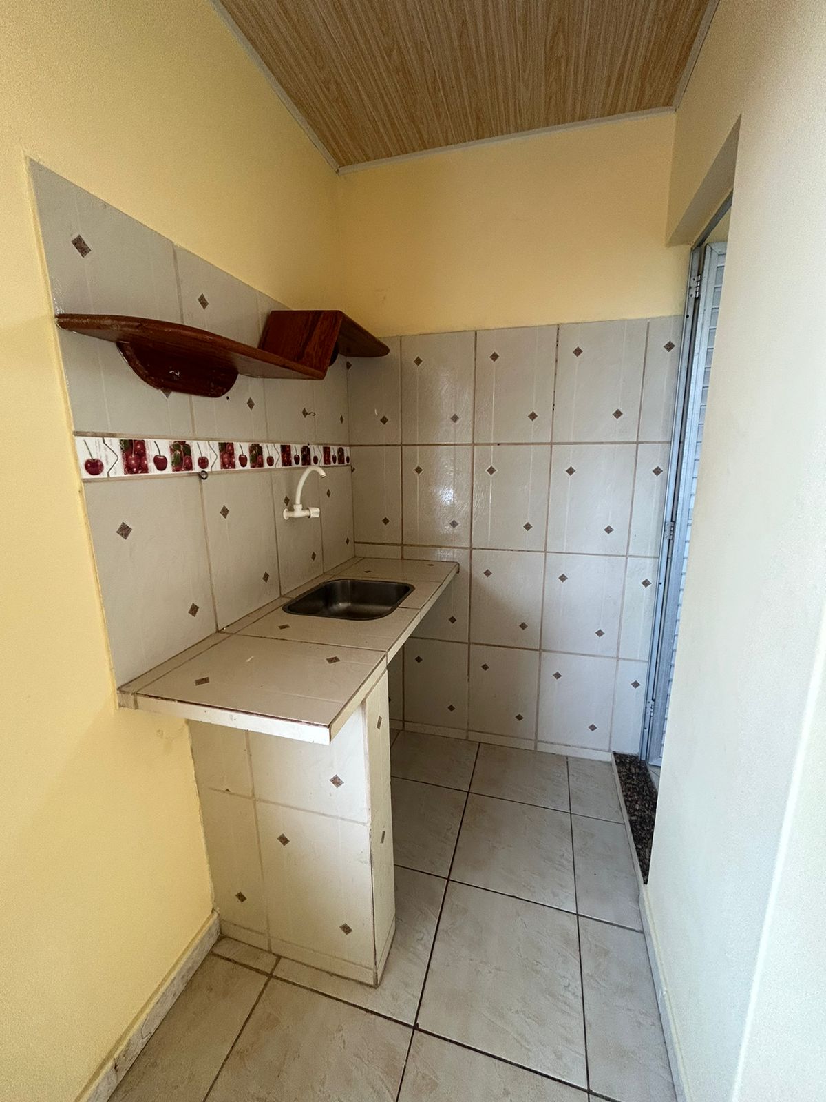 Imagem Kitnet com 1 Quarto para Alugar, 80 m²em Coqueiro - Belém