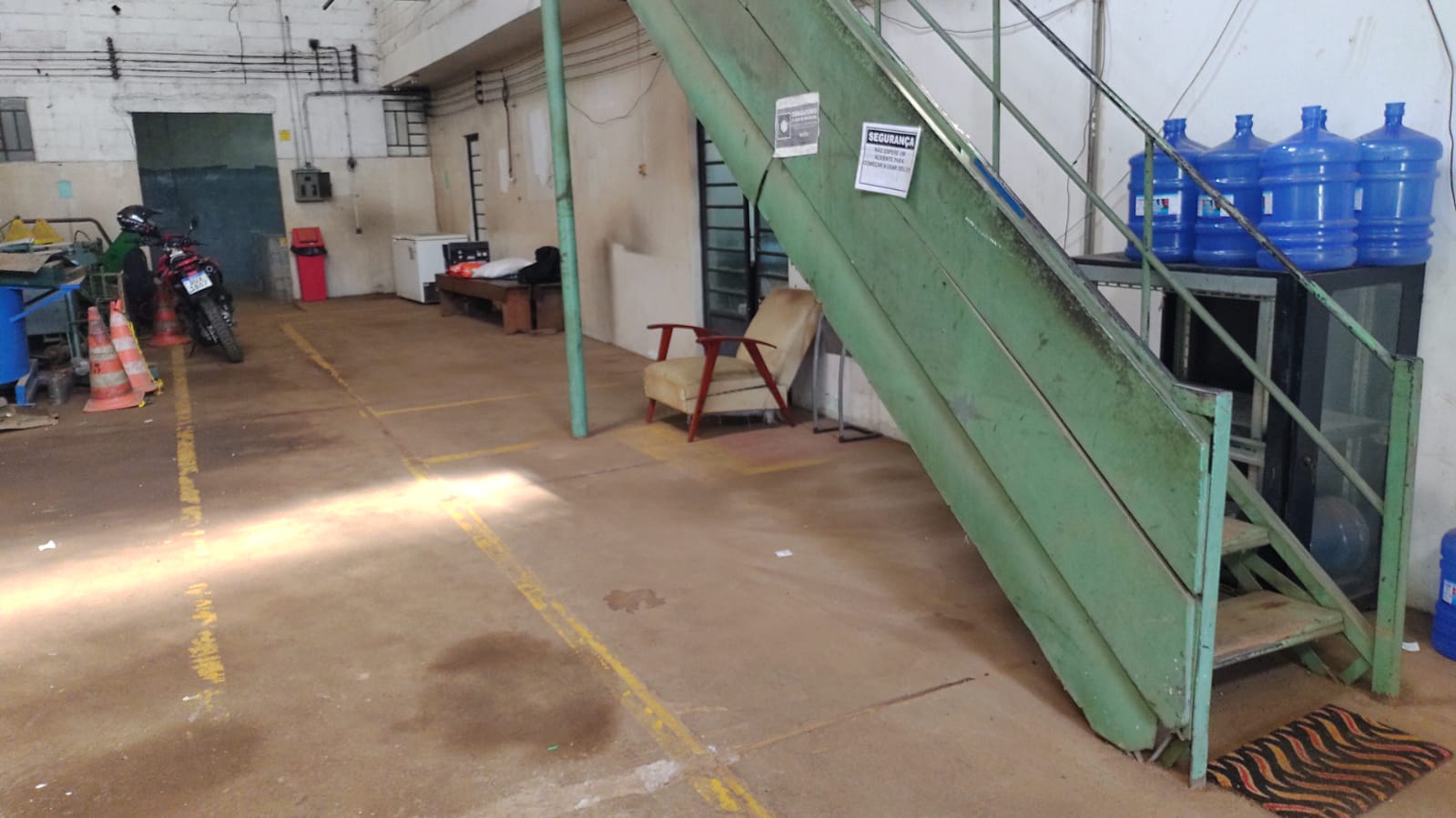 Imagem Galpão à Venda, 800 m²em Chácara Ondas Verdes - Cotia Imagem Galpão à Venda, 800 m²em Chácara Ondas Verdes - Cotia