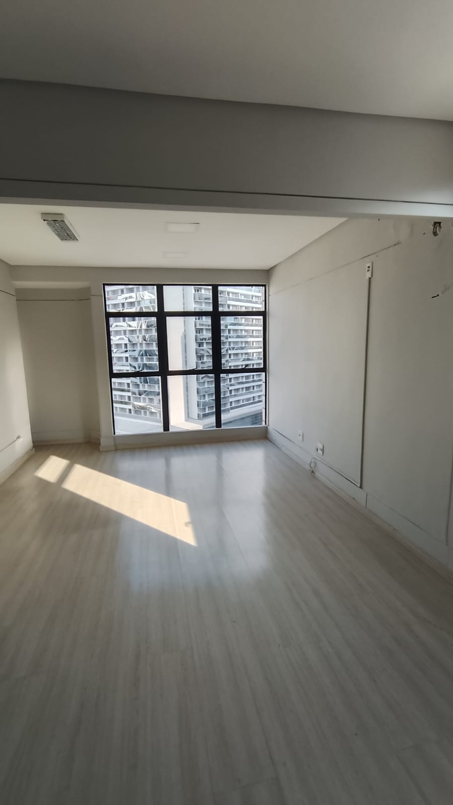 Imagem Sala Comercial à Venda ou Locação, 180 m² em Centro - Juiz de Fora