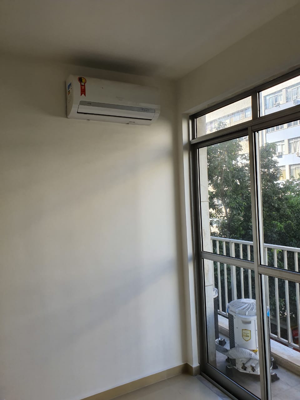 Imagem Apartamento com 3 Quartos para Alugar, 100 m²em Ipanema - Rio de Janeiro Imagem Apartamento com 3 Quartos para Alugar, 100 m²em Ipanema - Rio de Janeiro