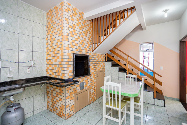 Imagem Casa com 3 Quartos à Venda,  em Sítio Cercado - Curitiba