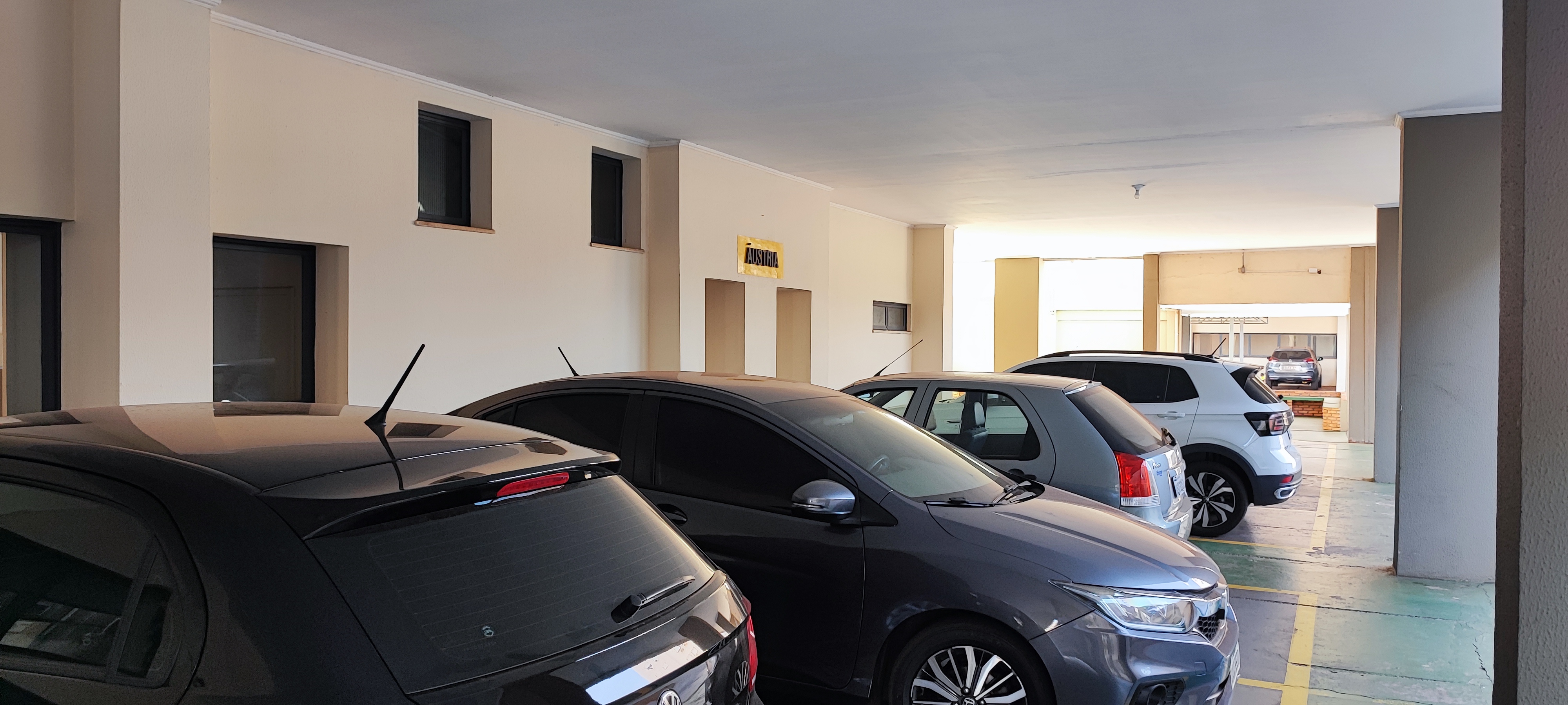 Imagem Apartamento com 2 Quartos para Alugar, 78 m²em Centro - Campo Grande