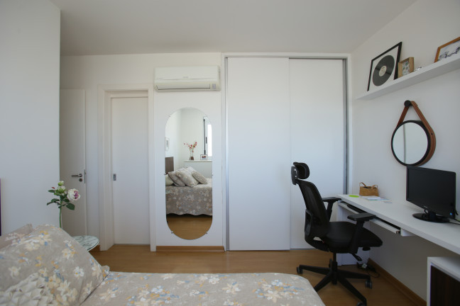 Imagem Apartamento com 2 Quartos à Venda,  em Cristo Redentor - Porto Alegre