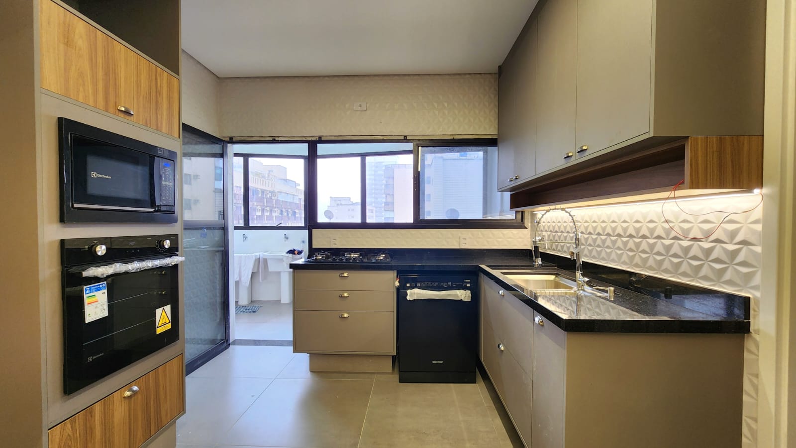 Imagem Apartamento com 4 Quartos à Venda, 251 m²em Pompéia - Santos Imagem Apartamento com 4 Quartos à Venda, 251 m²em Pompéia - Santos
