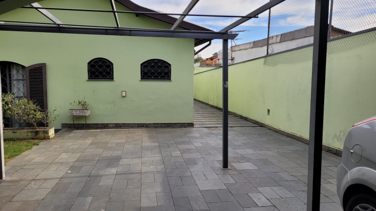 Imagem Casa com 4 Quartos à Venda, 220 m² em Vila Assunção - Santo André