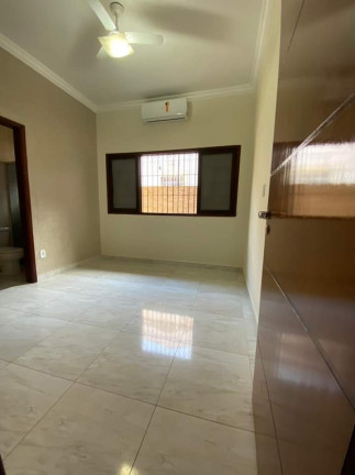 Imagem Casa com 3 Quartos à Venda, 120 m² em Caiçara - Praia Grande Imagem Casa com 3 Quartos à Venda, 120 m² em Caiçara - Praia Grande