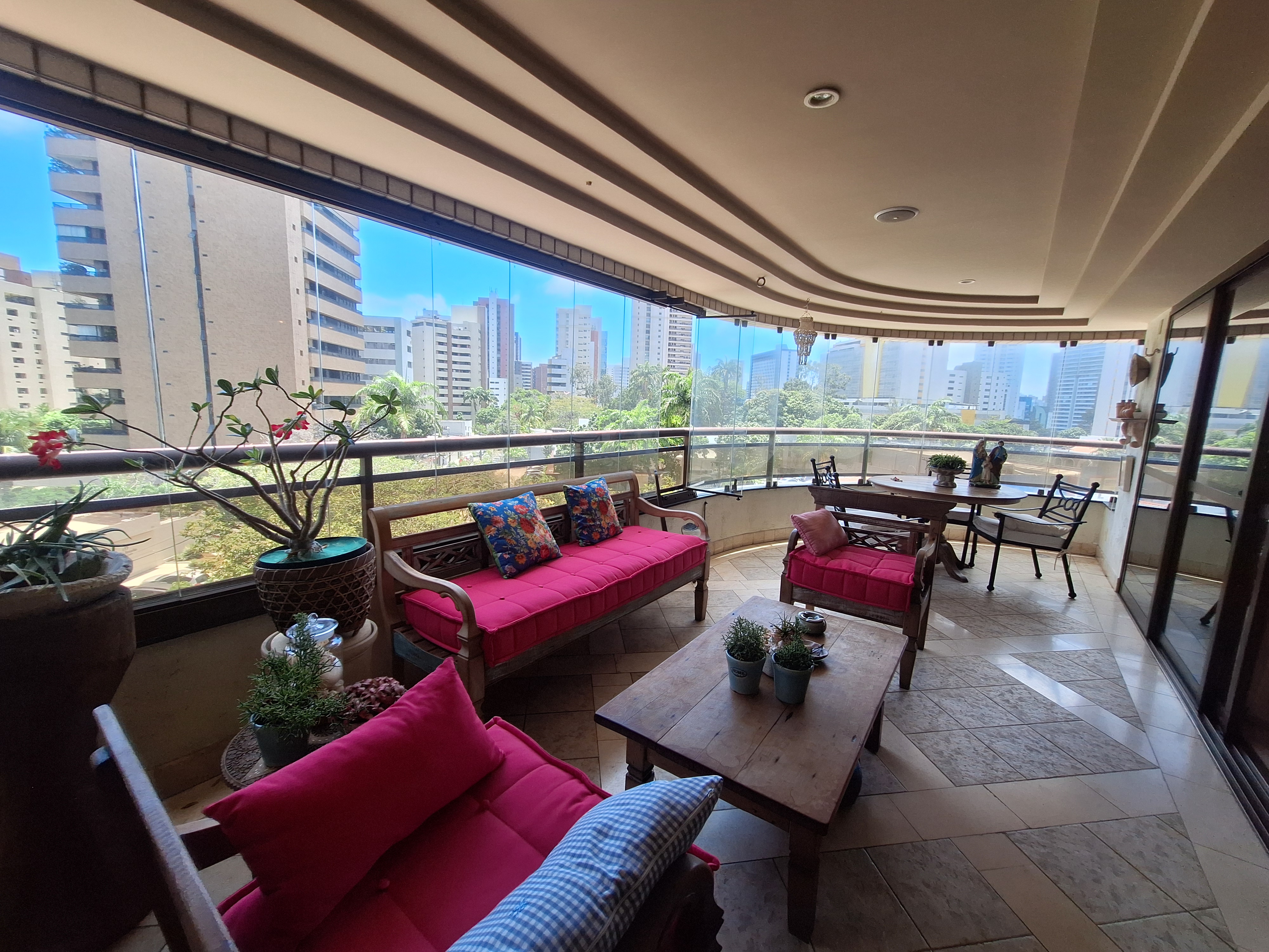 Imagem Apartamento com 4 Quartos à Venda, 267 m²em Meireles - Fortaleza
