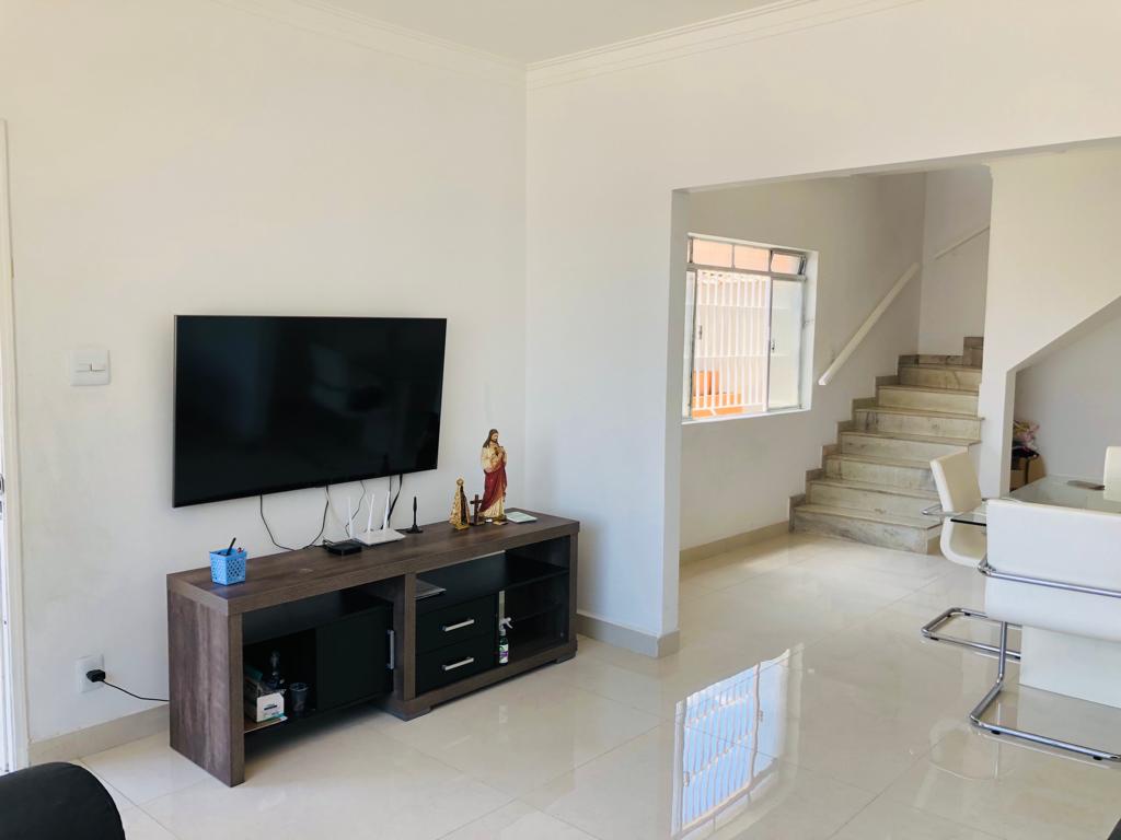 Imagem Sobrado com 4 Quartos à Venda, 209 m²em Olímpico - São Caetano do Sul
