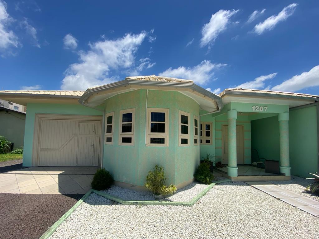 Imagem Casa com 3 Quartos à Venda, 150 m² em Vila São Luiz - Sombrio