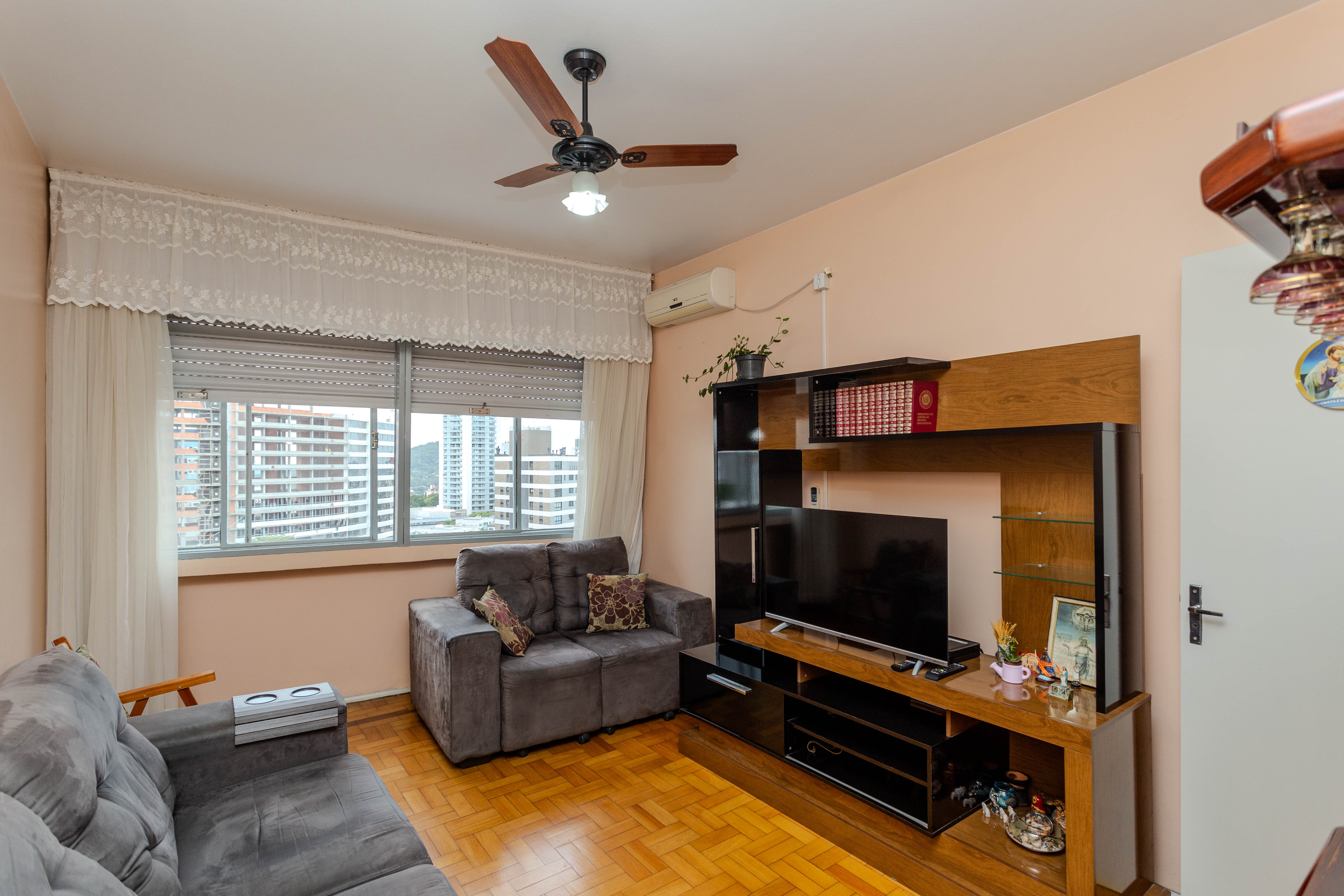 Apartamento com 2 Quartos à Venda, Locação ou Temporada, 80 m² em Centro - Santa Maria
