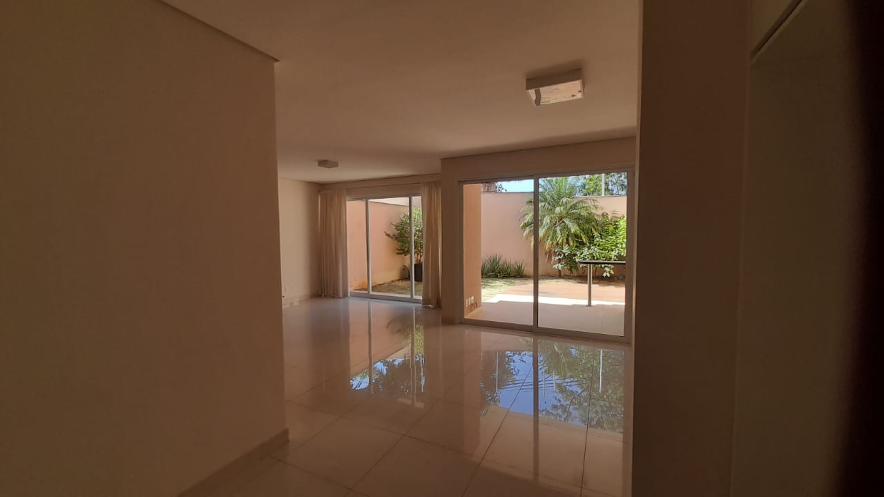 Imagem Casa de Condomínio com 3 Quartos à Venda, 211 m²em Chácaras Silvania - Valinhos Imagem Casa de Condomínio com 3 Quartos à Venda, 211 m²em Chácaras Silvania - Valinhos