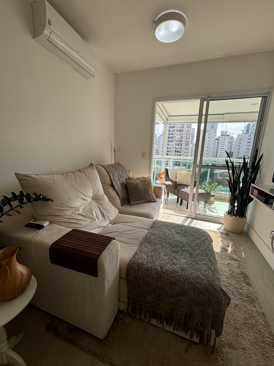 Imagem Apartamento com 1 Quarto para Alugar, 50 m² em Campo Belo - São Paulo