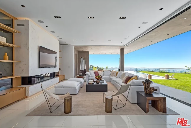 Imagem Casa de Condomínio com 6 Quartos à Venda, 933 m²em Alphaville Residencial Um - Barueri