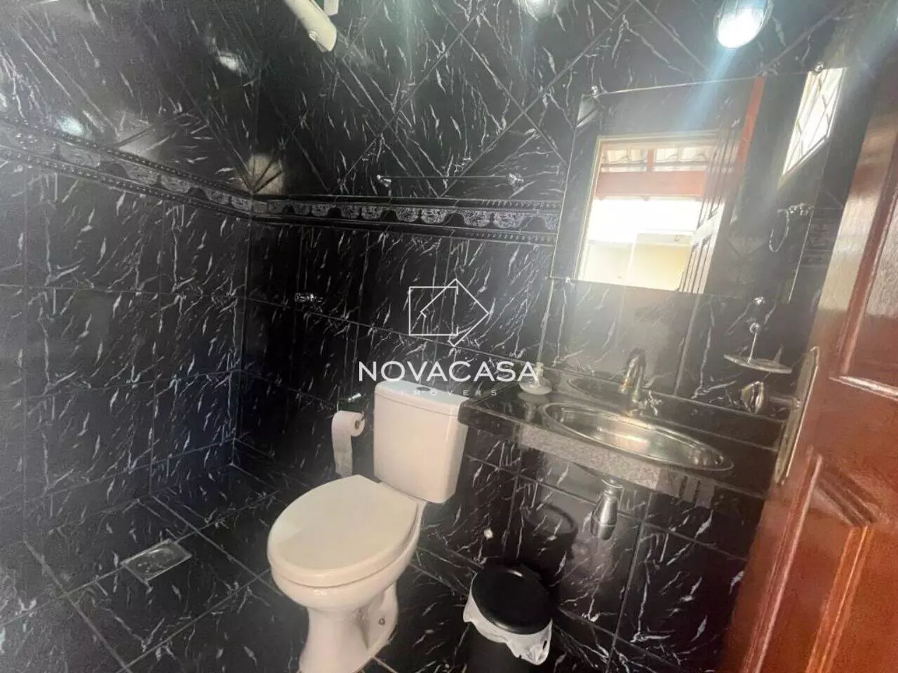Imagem Casa com 4 Quartos à Venda, 380 m² em Santa Mônica - Belo Horizonte