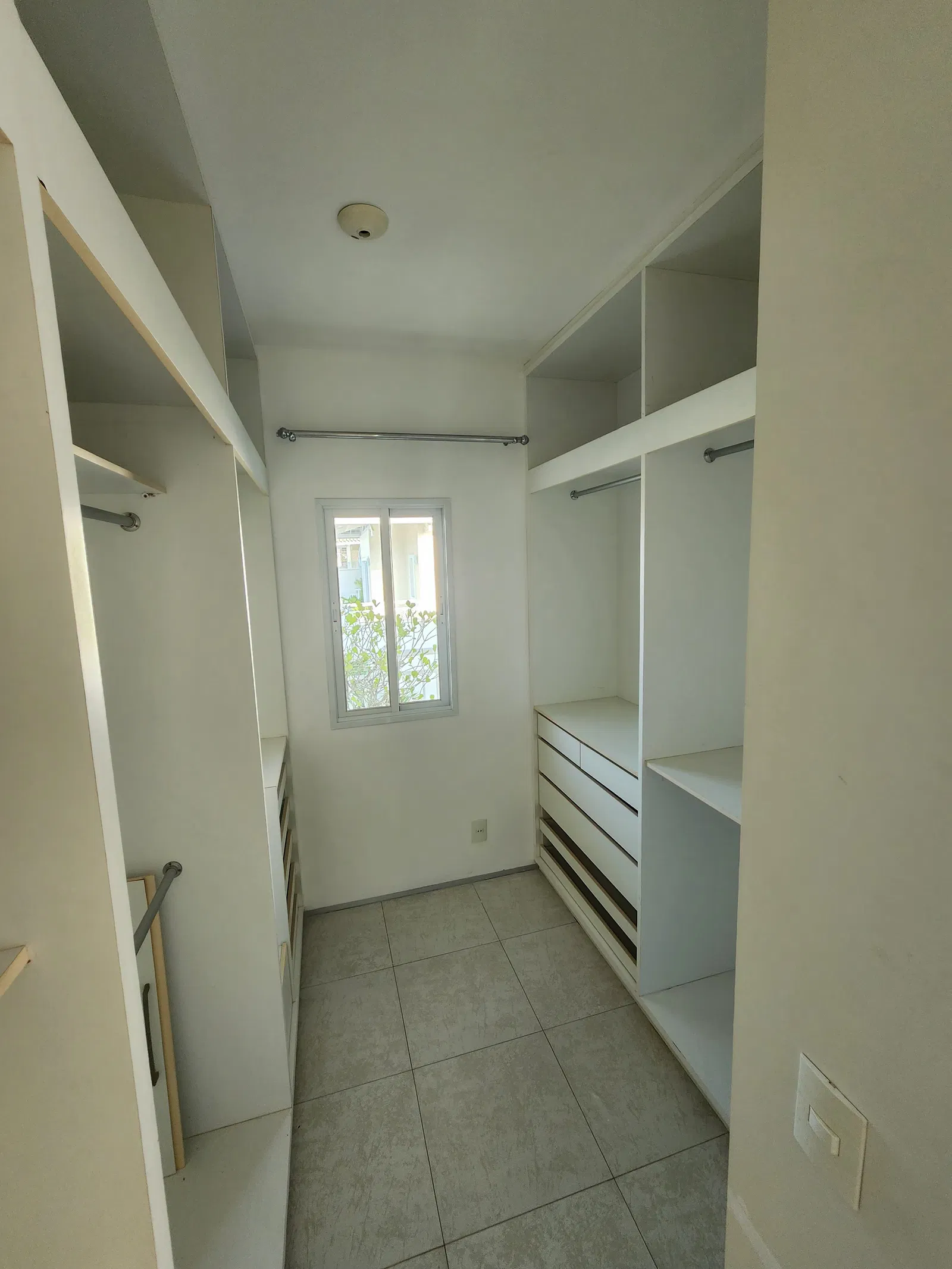 Imagem Casa de Condomínio com 3 Quartos à Venda, 277 m²em SAPIRANGA - FORTALEZA