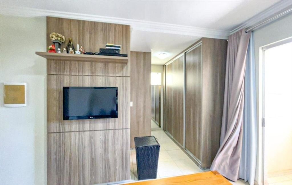 Imagem Sobrado com 3 Quartos à Venda, 210 m²em Jardim Atlântico - Goiânia