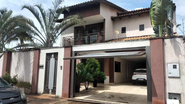 Imagem Sobrado com 4 Quartos à Venda, 358 m²em Residencial Balneário - Goiânia