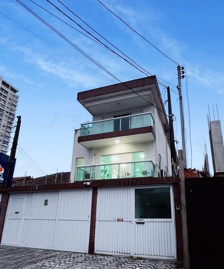 Casa com 4 Quartos à Venda, 239 m²em Embaré - Santos
