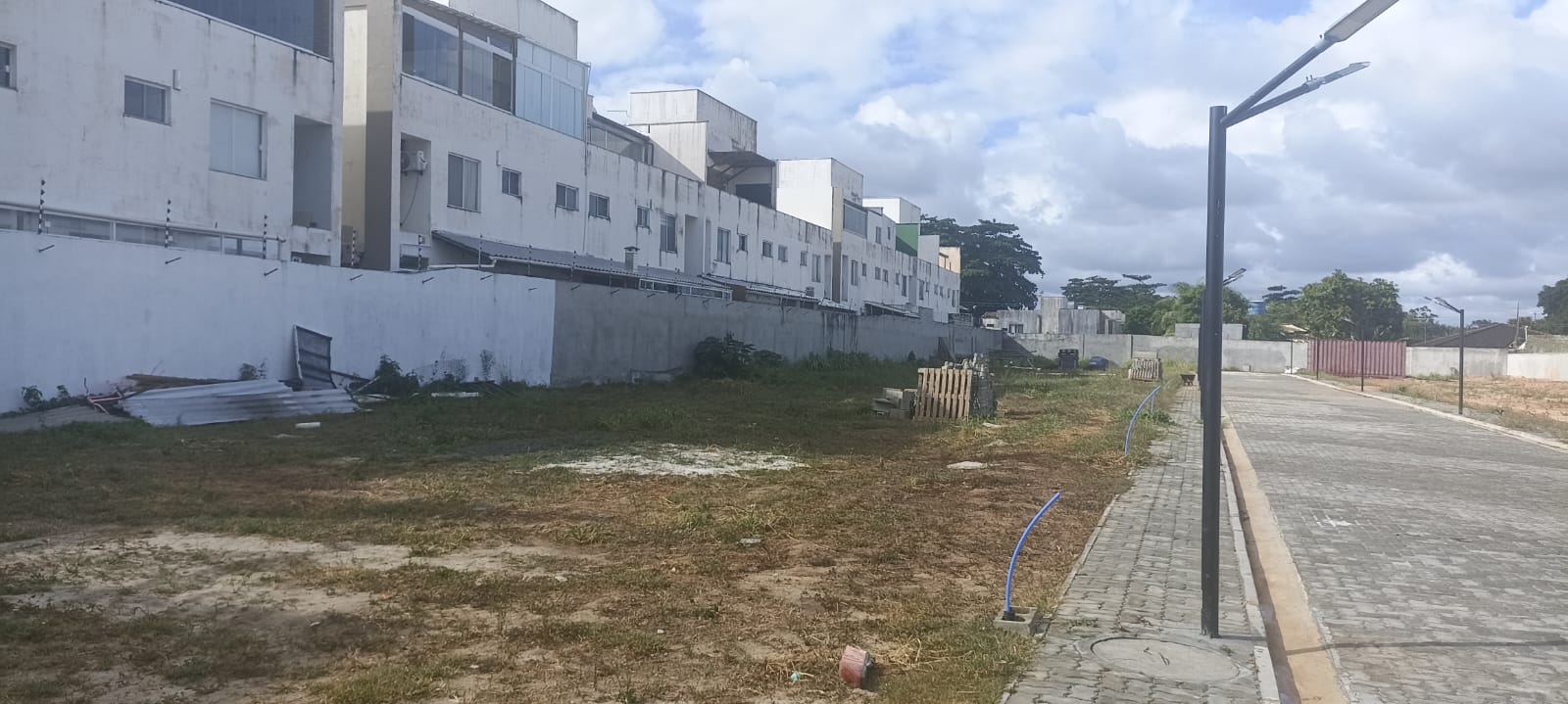 Imagem Terreno à Venda, 155 m²em Buraquinho - Lauro de Freitas Imagem Terreno à Venda, 155 m²em Buraquinho - Lauro de Freitas