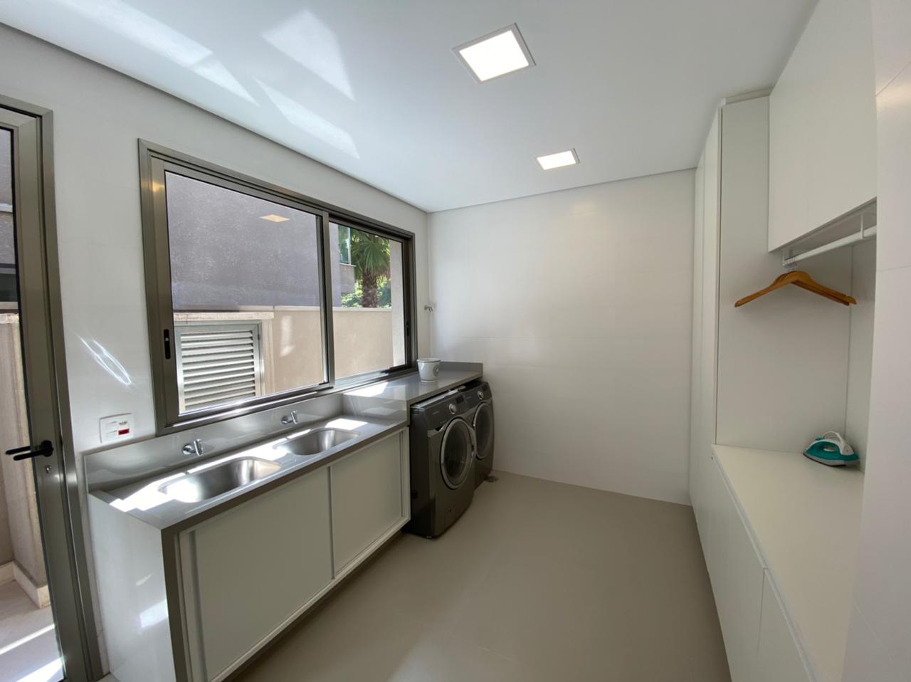 Imagem Casa de Condomínio com 4 Quartos à Venda, 575 m²em Centro Comercial Jubran - Barueri