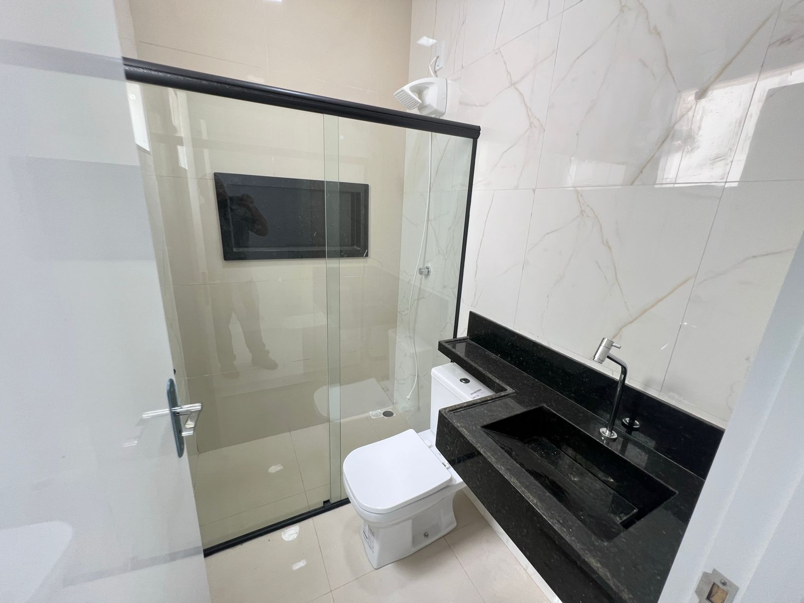 Imagem Casa de Condomínio com 4 Quartos à Venda, 368 m²em Ponta Negra - Manaus