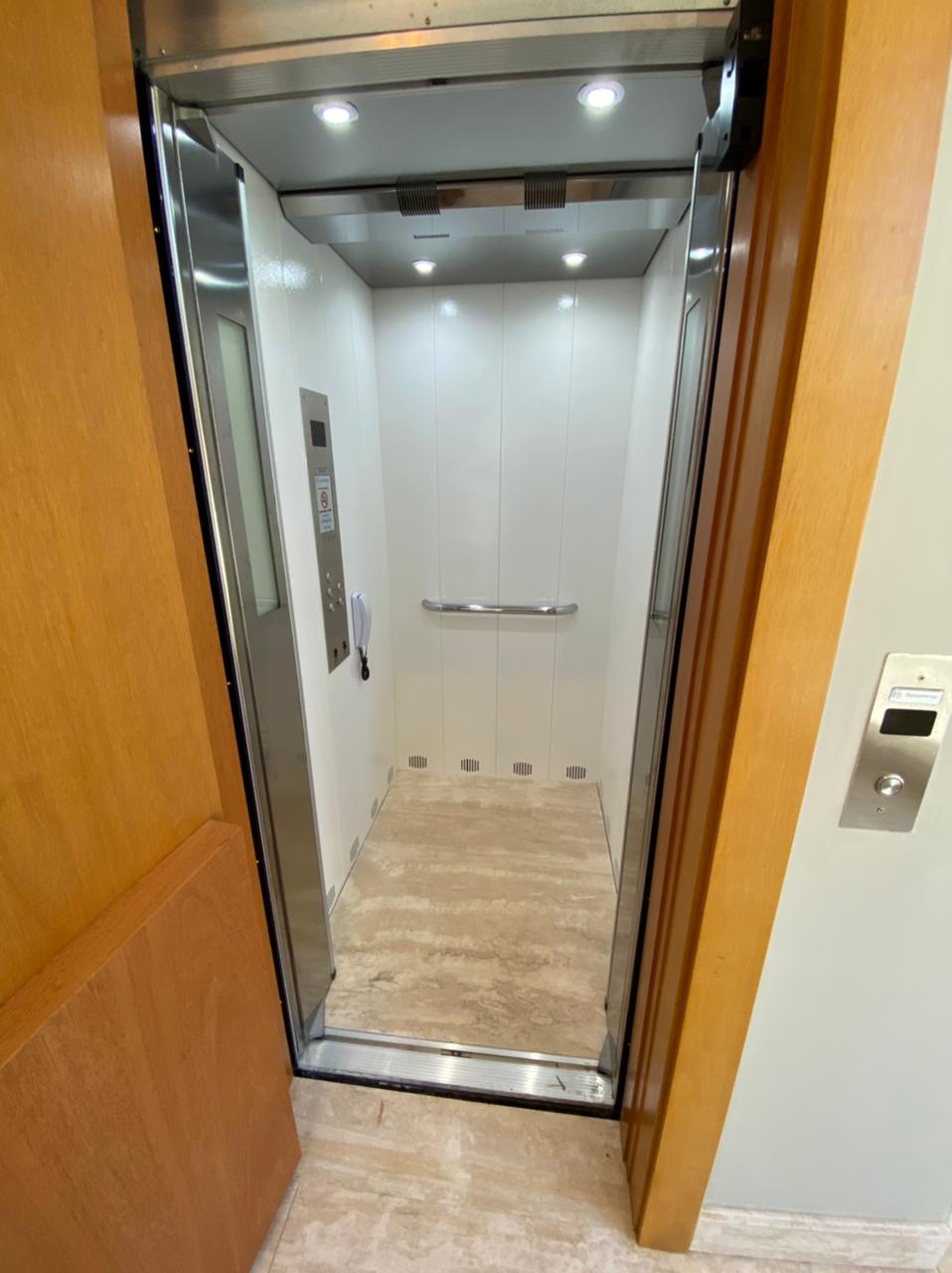Imagem Casa de Condomínio com 4 Quartos à Venda, 575 m²em Centro Comercial Jubran - Barueri
