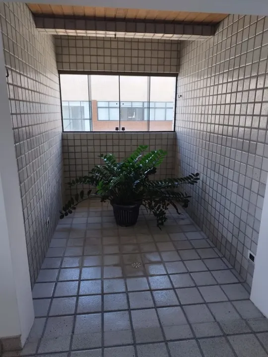 Imagem Apartamento com 4 Quartos para Alugar, 335 m²em Boa Viagem - Recife