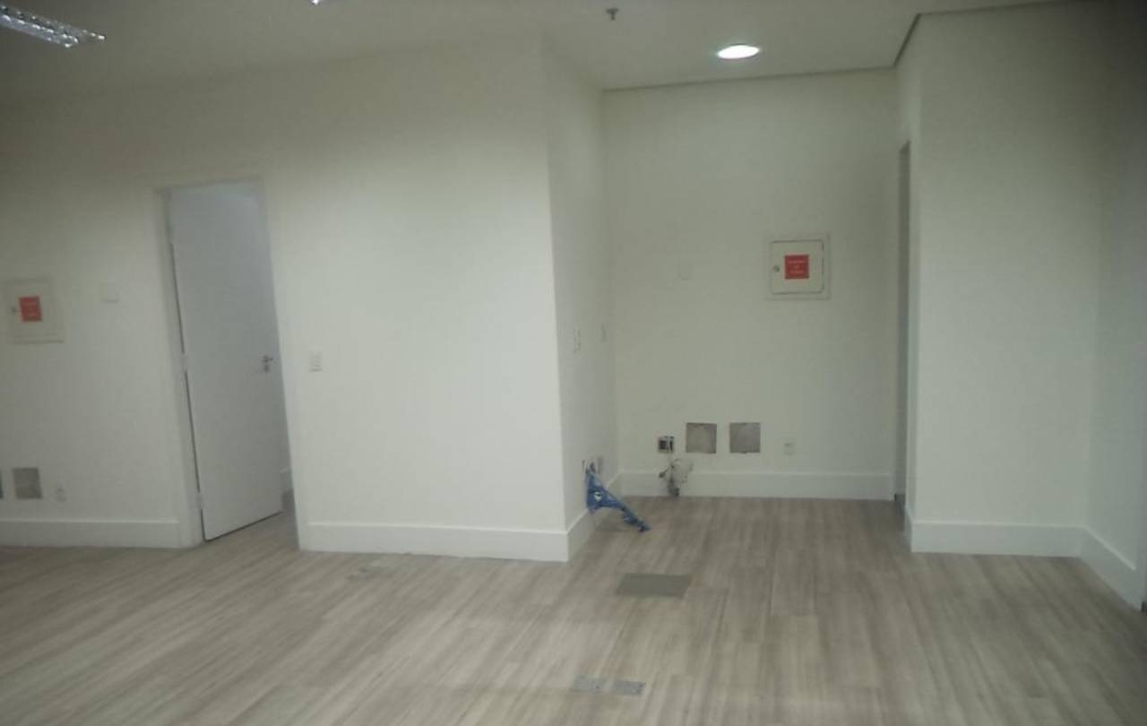 Imagem Sala Comercial à Venda ou Locação, 37 m² em Vila Olímpia - São Paulo Imagem Sala Comercial à Venda ou Locação, 37 m² em Vila Olímpia - São Paulo