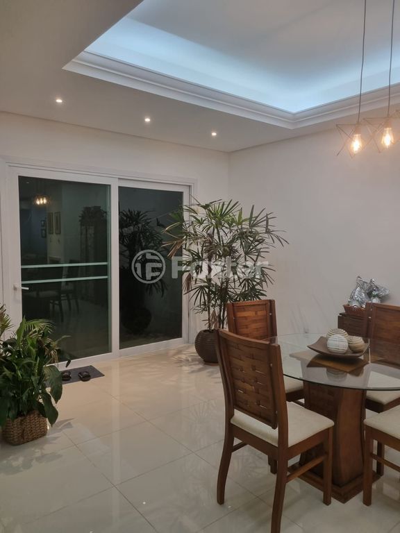 Imagem Sobrado com 2 Quartos à Venda, 154 m²em Hípica - Porto Alegre
