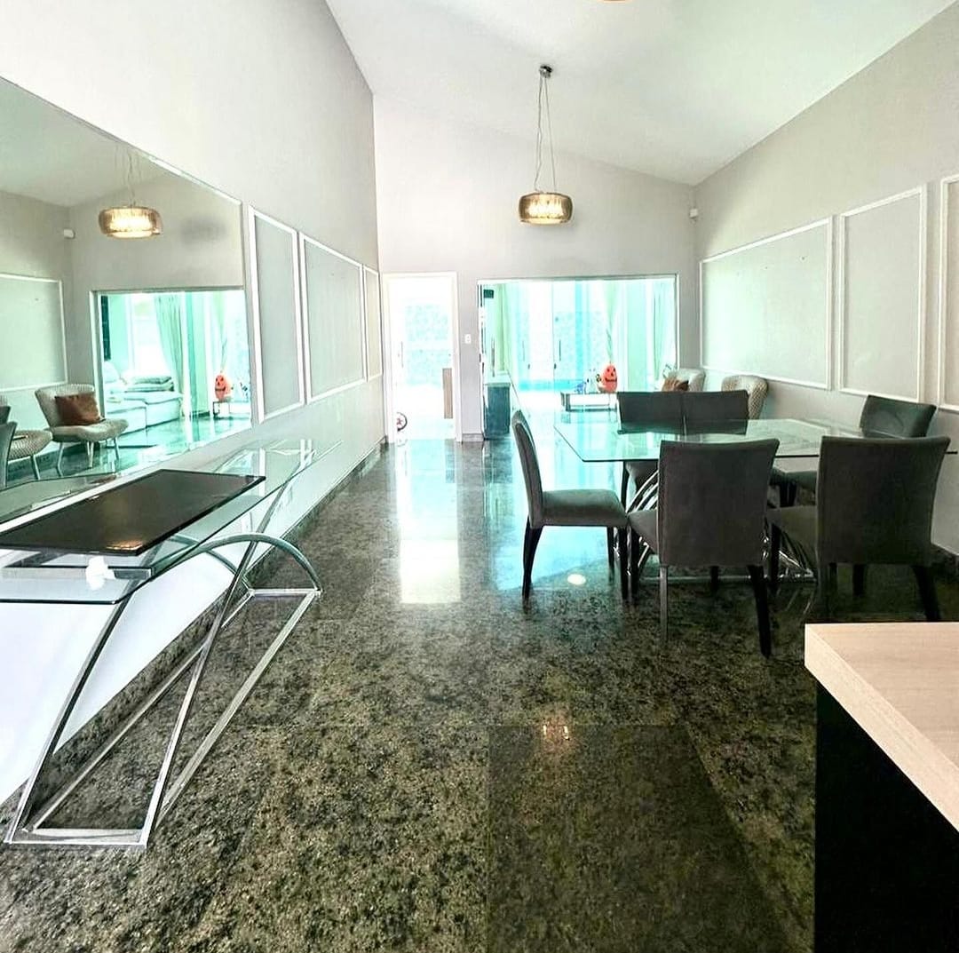 Imagem Casa de Condomínio com 3 Quartos à Venda, 161 m²em Flores - Manaus
