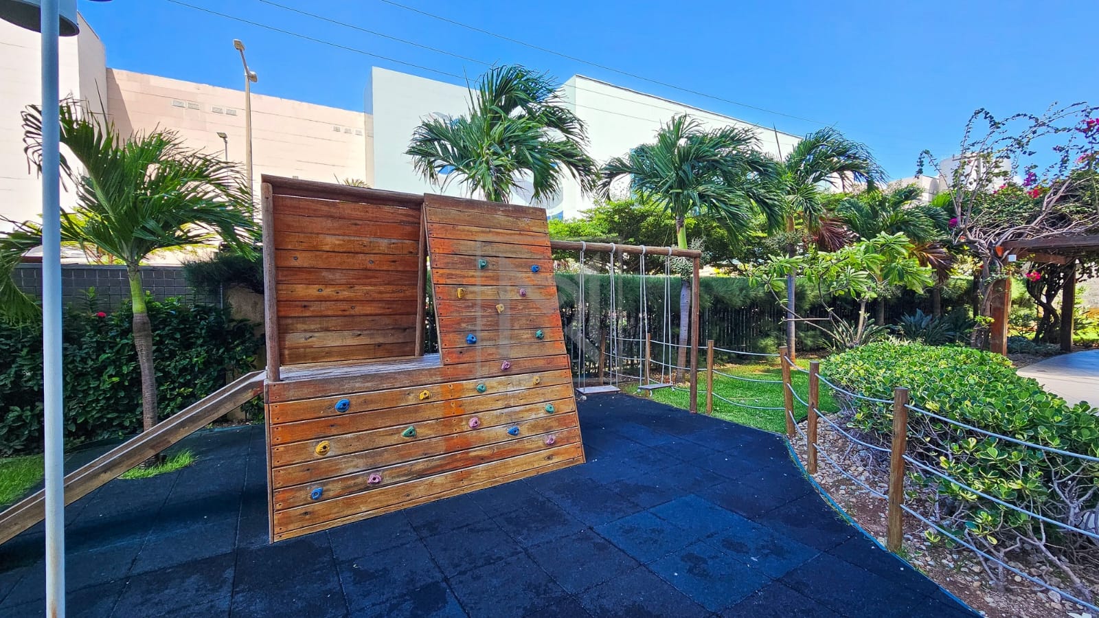 Imagem Apartamento com 3 Quartos à Venda, 189 m² em Papicu - Fortaleza Imagem Apartamento com 3 Quartos à Venda, 189 m² em Papicu - Fortaleza