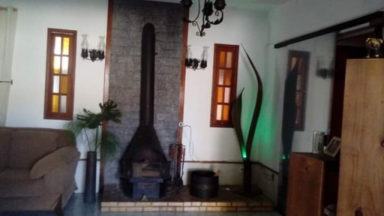 Imagem Casa de Condomínio com 4 Quartos à Venda, 200 m² em Vargem Grande - Teresópolis
